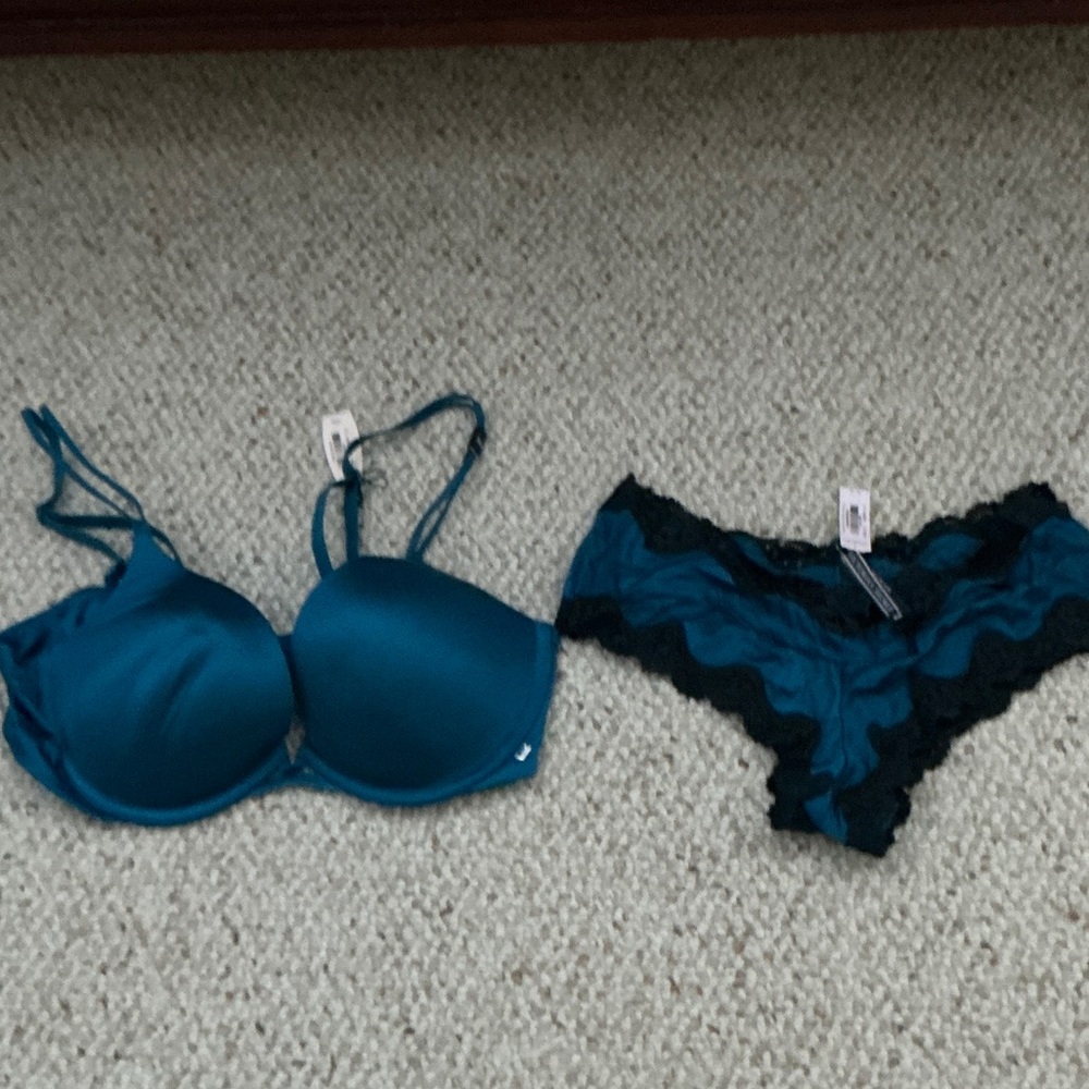 Victoria's Secret Teal Bra and Panty Set